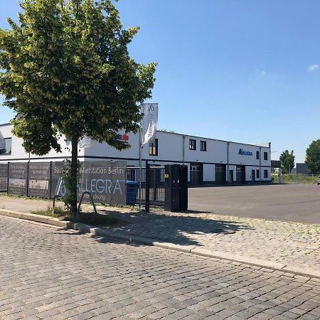 Monteurzimmer Berlin Pankow Mit Dachterrasse - Nur 10 Min. Von Der A10 - 3 Zimmer/ 7 Betten Екстериор снимка