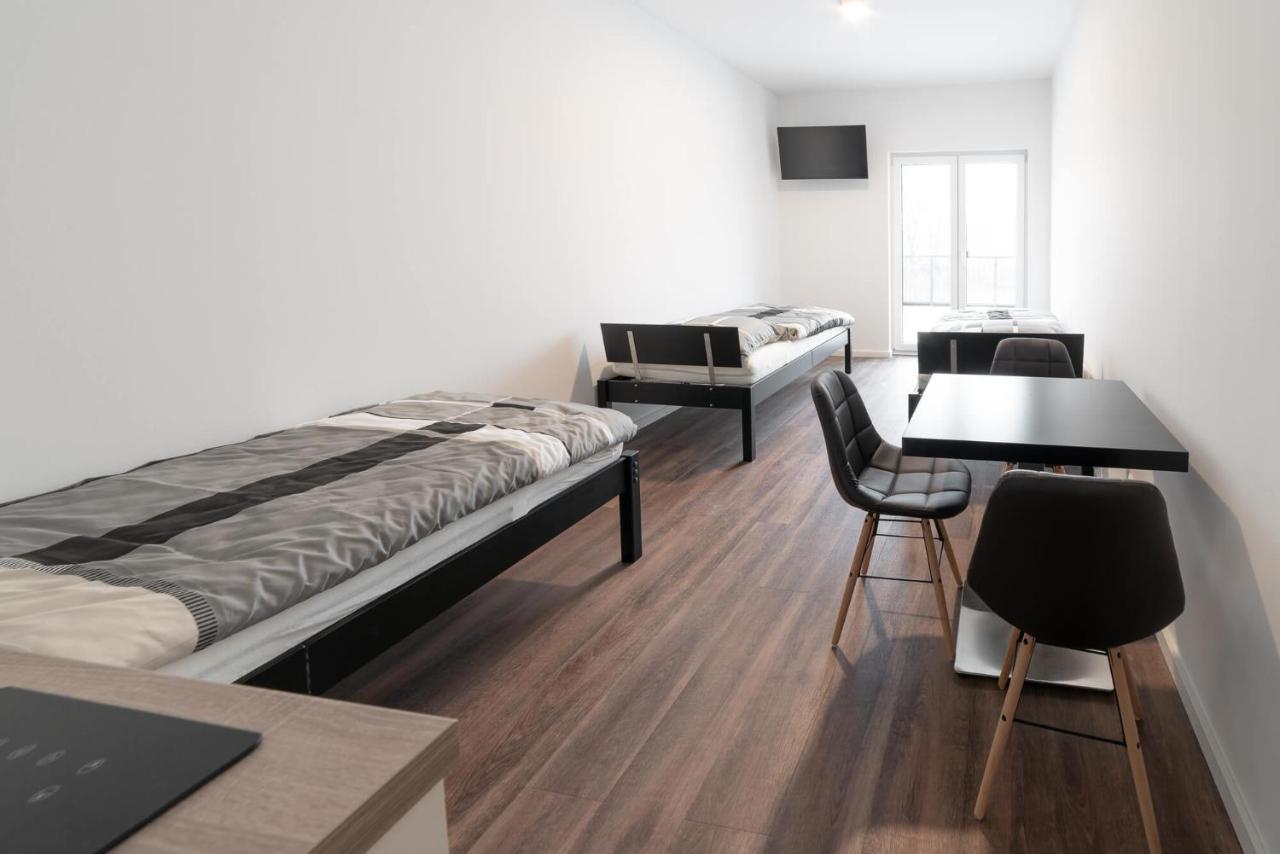 Monteurzimmer Berlin Pankow Mit Dachterrasse - Nur 10 Min. Von Der A10 - 3 Zimmer/ 7 Betten Екстериор снимка