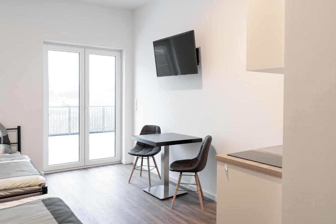 Monteurzimmer Berlin Pankow Mit Dachterrasse - Nur 10 Min. Von Der A10 - 3 Zimmer/ 7 Betten Екстериор снимка