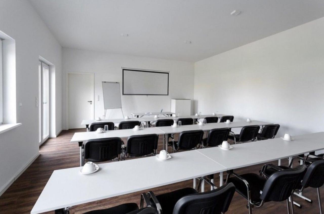 Monteurzimmer Berlin Pankow Mit Dachterrasse - Nur 10 Min. Von Der A10 - 3 Zimmer/ 7 Betten Екстериор снимка