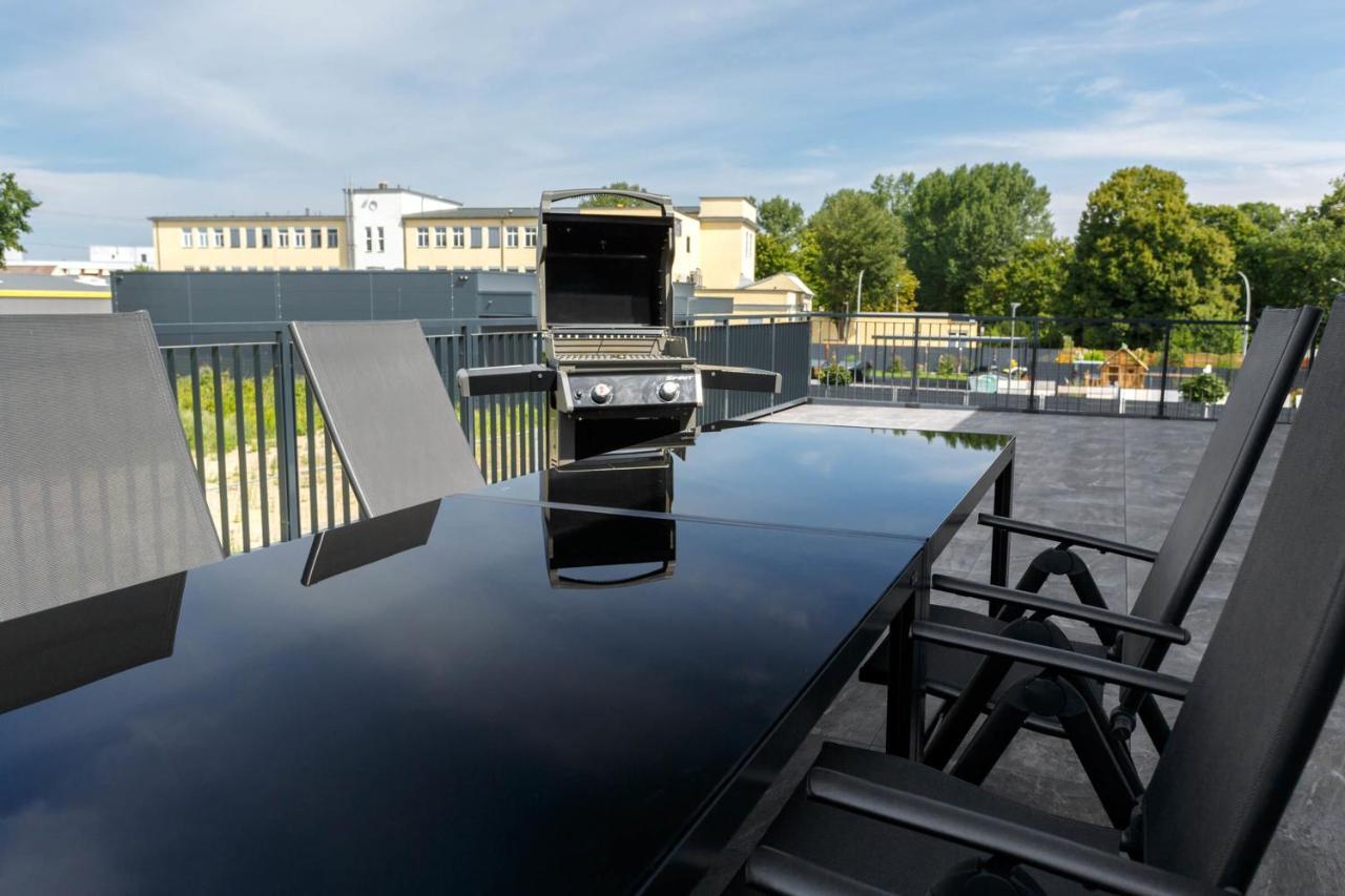 Monteurzimmer Berlin Pankow Mit Dachterrasse - Nur 10 Min. Von Der A10 - 3 Zimmer/ 7 Betten Екстериор снимка