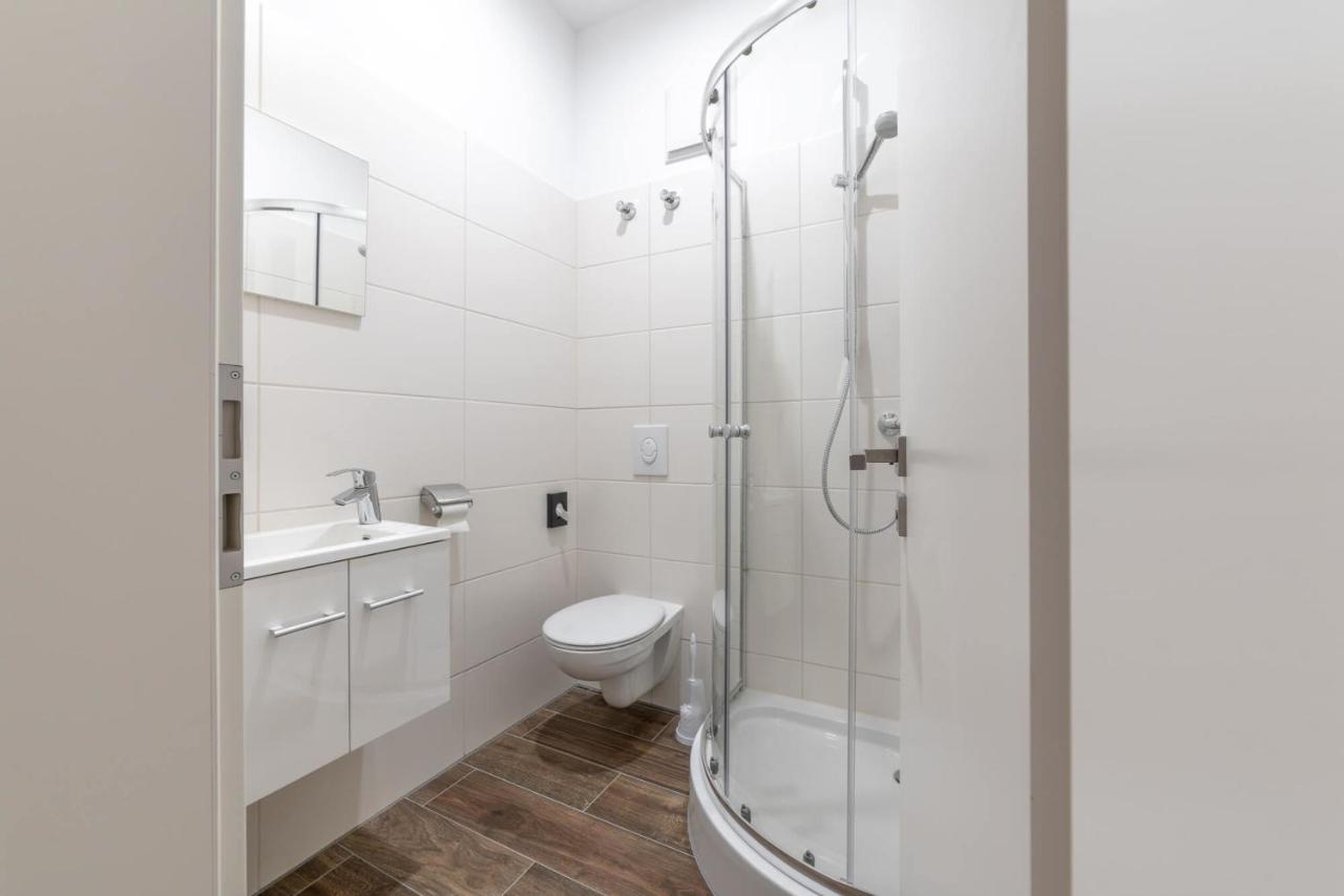 Monteurzimmer Berlin Pankow Mit Dachterrasse - Nur 10 Min. Von Der A10 - 3 Zimmer/ 7 Betten Екстериор снимка